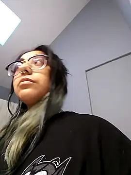 Lovelyrainn online show from September 2025 12:21:01 AM