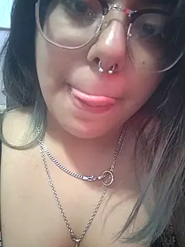 Lovelyrainn online show from November 2025 10:32:02 PM