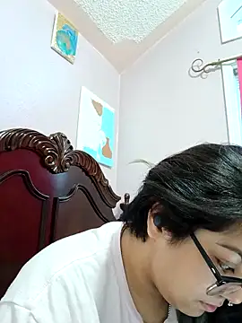 Lovelyrainn online show from December 2025 01:29:01 PM