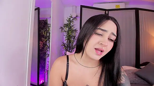 ChloeShade online show from December 2025 07:43:01 PM