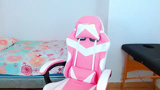 kamilla evans online show from November 2025 10:43:02 PM