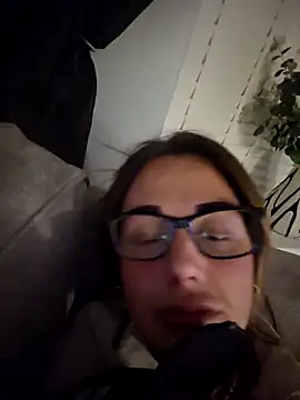 Snapshot of Sophrob96x chatting on April 2026 01:32:01 AM Sophrob96x online show from April 2026 01:32:01 AM