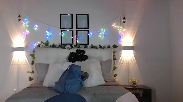 Megan 05  online show from April 2026 07:07:01 PM