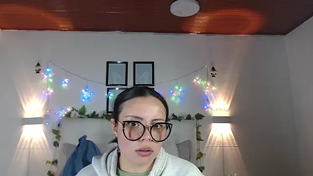 Megan 05  online show from April 2026 06:44:02 PM