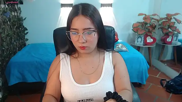 tinisweet online show from April 2026 02:06:01 PM