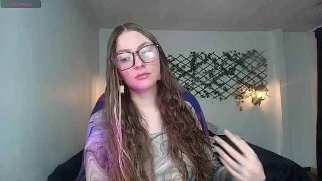 Snapshot of velvet__moon chatting on March 2026 11:49:02 PM velvet moon online show from March 2026 11:49:02 PM