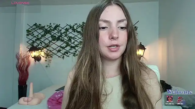 Snapshot of velvet__moon chatting on April 2026 02:03:01 AM velvet moon online show from April 2026 02:03:01 AM