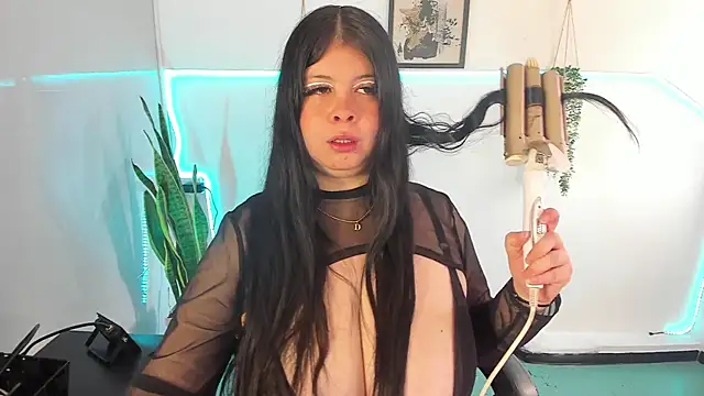 Angie lynn online show from December 2025 01:05:01 PM