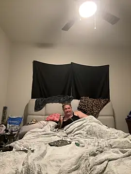 Snapshot of BigMfLuther chatting on November 2025 04:32:02 AM BigMfLuther online show from November 2025 04:32:02 AM