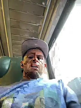 Carlosmauricio123 online show from July 2026 08:44:02 PM