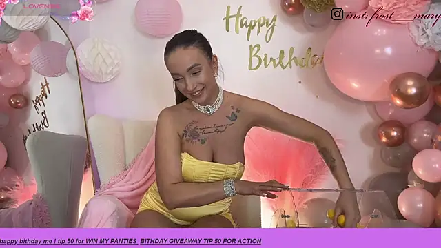 Snapshot of MeryFrost chatting on October 2025 05:42:01 PM MeryFrost online show from October 2025 05:42:01 PM