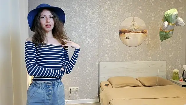 KellyShines online show from June 2026 12:32:02 AM