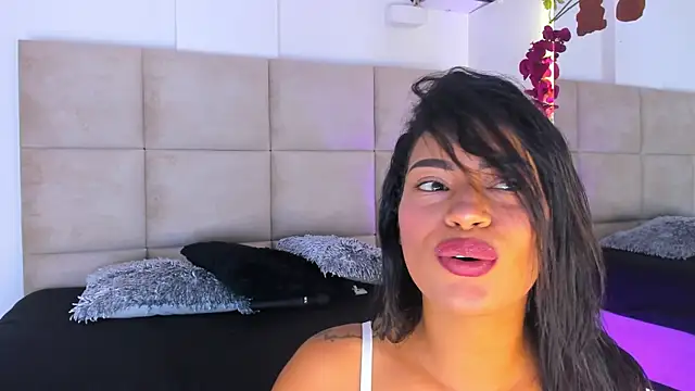 Snapshot of AmberMoss1 chatting on April 2026 02:47:01 PM AmberMoss1 online show from April 2026 02:47:01 PM