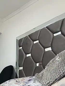 Snapshot of AmberMoss1 chatting on April 2026 12:29:02 PM AmberMoss1 online show from April 2026 12:29:02 PM