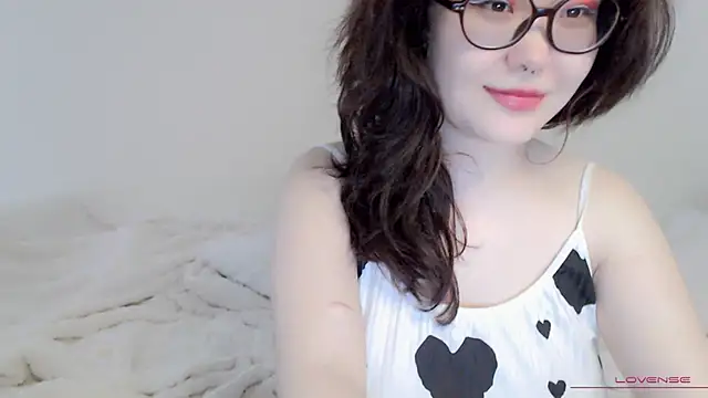 Snapshot of tsunade_chan chatting on October 2025 05:17:01 AM tsunade chan online show from October 2025 05:17:01 AM