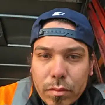 luis97fer online show from April 2026 01:45:02 PM