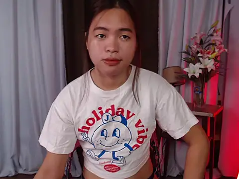 Snapshot of miss_ella28 chatting on September 2025 10:53:01 PM miss ella28 online show from September 2025 10:53:01 PM