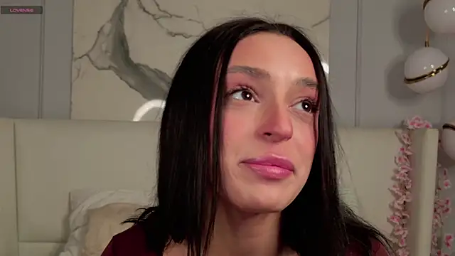 AdoraCortes online show from November 2025 05:11:01 AM