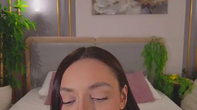 AdoraCortes online show from April 2026 05:13:01 AM