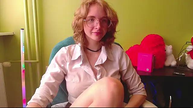 Snapshot of juicyPenny chatting on June 2026 06:18:02 AM juicyPenny online show from June 2026 06:18:02 AM
