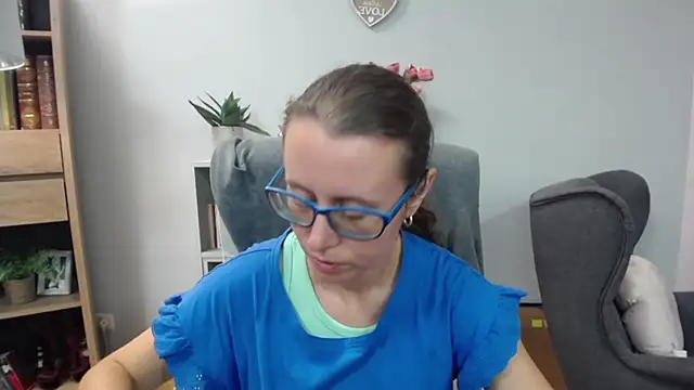 Snapshot of sweetxLizzy chatting on July 2026 04:43:02 AM sweetxLizzy online show from July 2026 04:43:02 AM