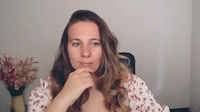 Snapshot of Darklure_ chatting on September 2025 01:44:02 PM Darklure  online show from September 2025 01:44:02 PM