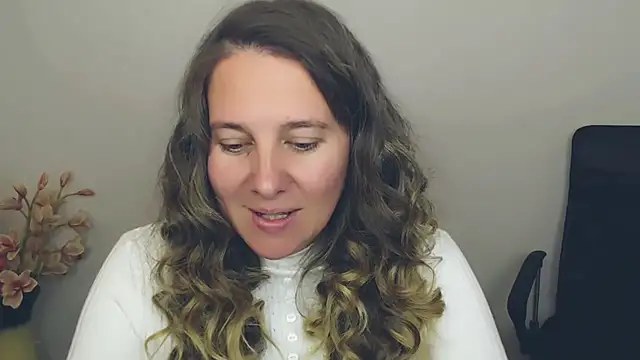 Snapshot of Darklure_ chatting on October 2025 09:21:01 PM Darklure  online show from October 2025 09:21:01 PM