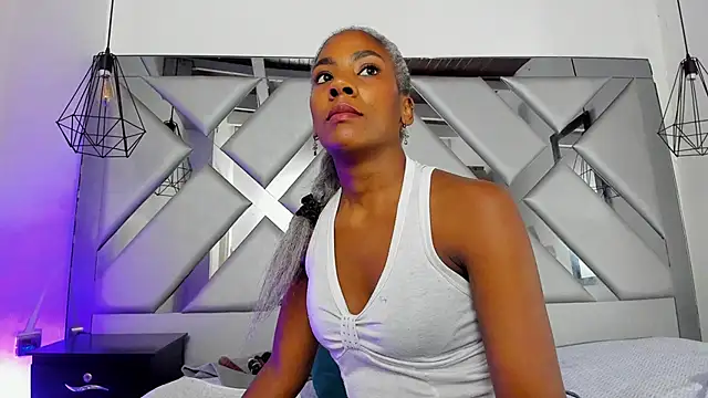 Snapshot of Lorenn_Hill chatting on November 2025 12:59:01 PM Lorenn Hill online show from November 2025 12:59:01 PM