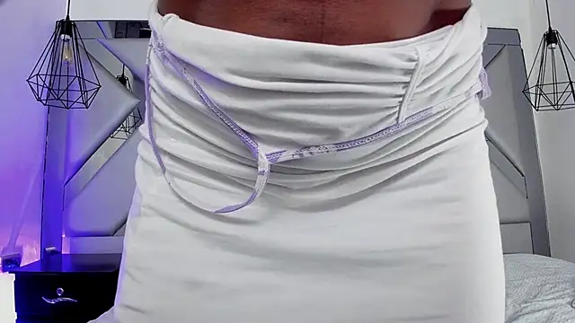 Snapshot of Lorenn_Hill chatting on December 2025 01:05:02 PM Lorenn Hill online show from December 2025 01:05:02 PM