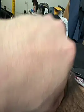 Snapshot of radeczek001 chatting on December 2025 01:06:01 PM radeczek001 online show from December 2025 01:06:01 PM