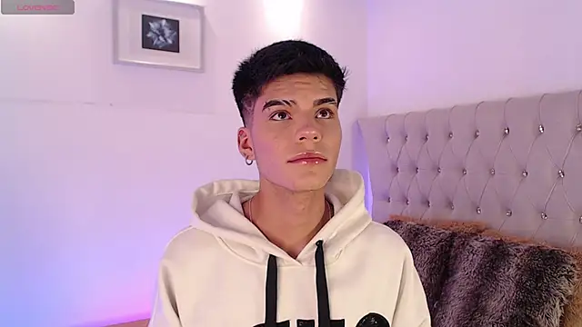 Dulcey  online show from November 2025 04:45:02 AM