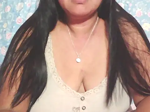 hotolivia34 online show from December 2025 06:12:01 PM