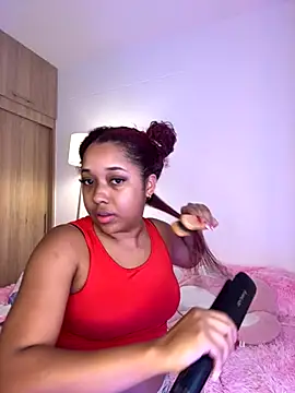 Snapshot of _Zahara_ chatting on October 2025 07:25:01 PM Zahara online show from October 2025 07:25:01 PM