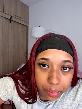 Snapshot of _Zahara_ chatting on October 2025 07:03:01 PM Zahara online show from October 2025 07:03:01 PM