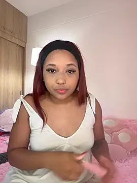Snapshot of _Zahara_ chatting on October 2025 10:43:02 PM Zahara online show from October 2025 10:43:02 PM