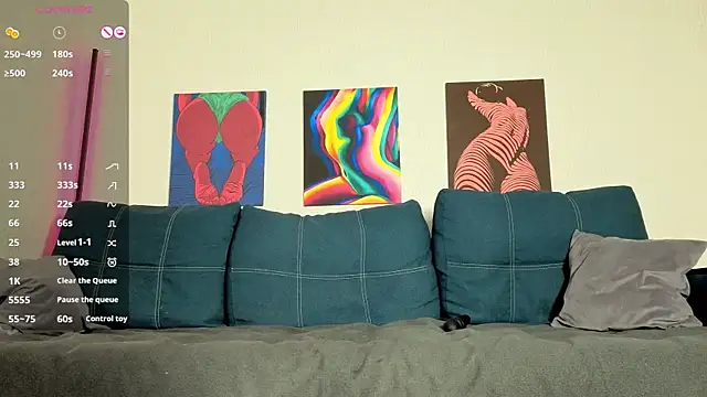 TrixiBell online show from April 2026 04:43:01 AM