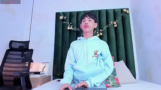 Jim twink online show from December 2025 12:45:02 PM