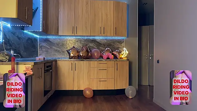 Snapshot of miss_ssaki chatting on April 2026 02:29:01 PM miss ssaki online show from April 2026 02:29:01 PM