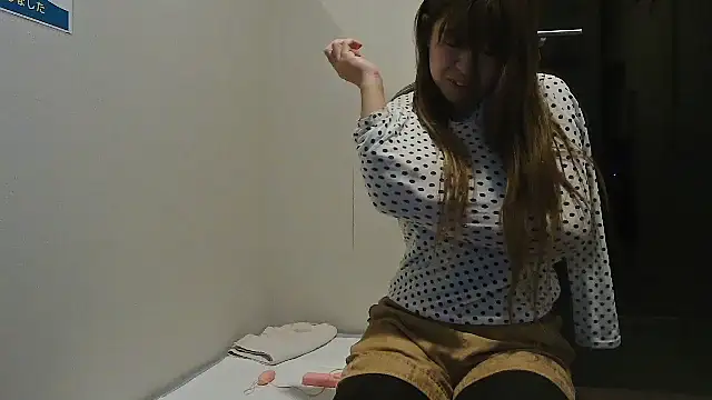 Snapshot of SAKI_saki_01 chatting on December 2025 11:19:01 AM SAKI saki 01 online show from December 2025 11:19:01 AM