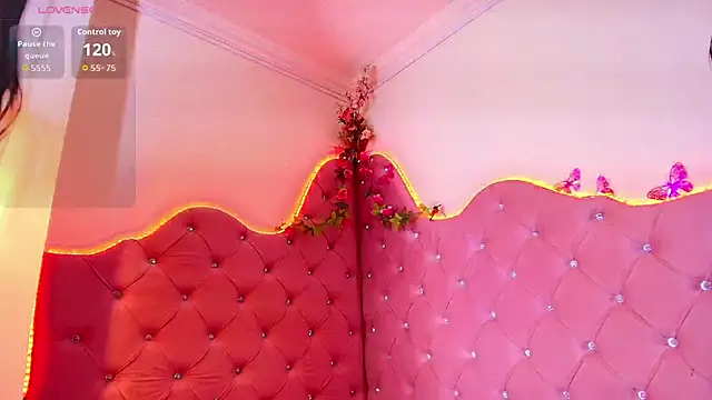 Snapshot of Sheilly_brown chatting on April 2026 06:39:01 PM Sheilly brown online show from April 2026 06:39:01 PM