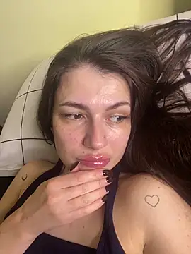 Snapshot of Cute_Erika chatting on October 2025 11:06:02 PM Cute Erika online show from October 2025 11:06:02 PM