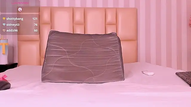 DarkHoneyy online show from December 2025 07:53:02 PM