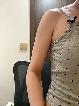 Snapshot of EnEn_xiaobao chatting on May 2026 02:26:01 PM EnEn xiaobao online show from May 2026 02:26:01 PM