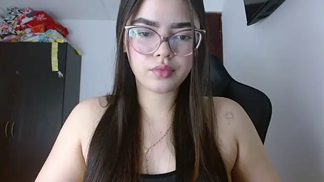 Snapshot of Valentina2390 chatting on April 2026 11:16:01 PM Valentina2390 online show from April 2026 11:16:01 PM