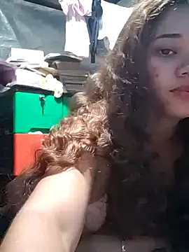 Snapshot of Violethroos chatting on April 2026 04:35:02 AM Violethroos online show from April 2026 04:35:02 AM