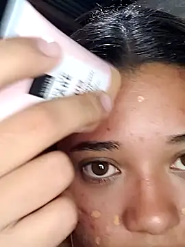 Snapshot of Violethroos chatting on April 2026 03:23:01 AM Violethroos online show from April 2026 03:23:01 AM