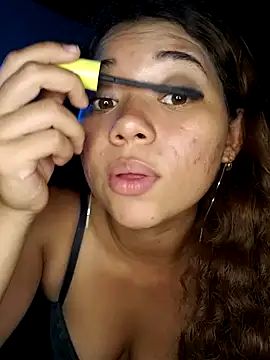 Snapshot of Violethroos chatting on April 2026 04:59:01 AM Violethroos online show from April 2026 04:59:01 AM