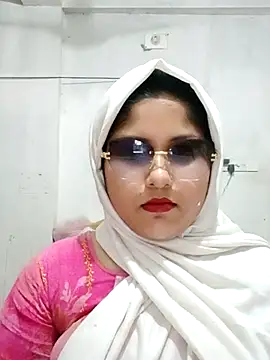 Snapshot of Nusrat-N chatting on March 2026 04:35:01 PM Nusrat-N online show from March 2026 04:35:01 PM