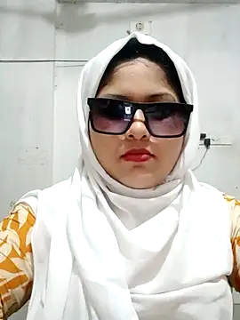 Snapshot of Nusrat-N chatting on March 2026 09:59:02 PM Nusrat-N online show from March 2026 09:59:02 PM