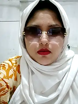 Snapshot of Nusrat-N chatting on April 2026 11:16:01 PM Nusrat-N online show from April 2026 11:16:01 PM